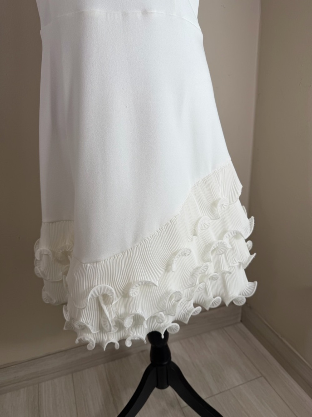 Guess White Halter Mini Dress with Textured Ruffle Hem - Picture 4 of 11